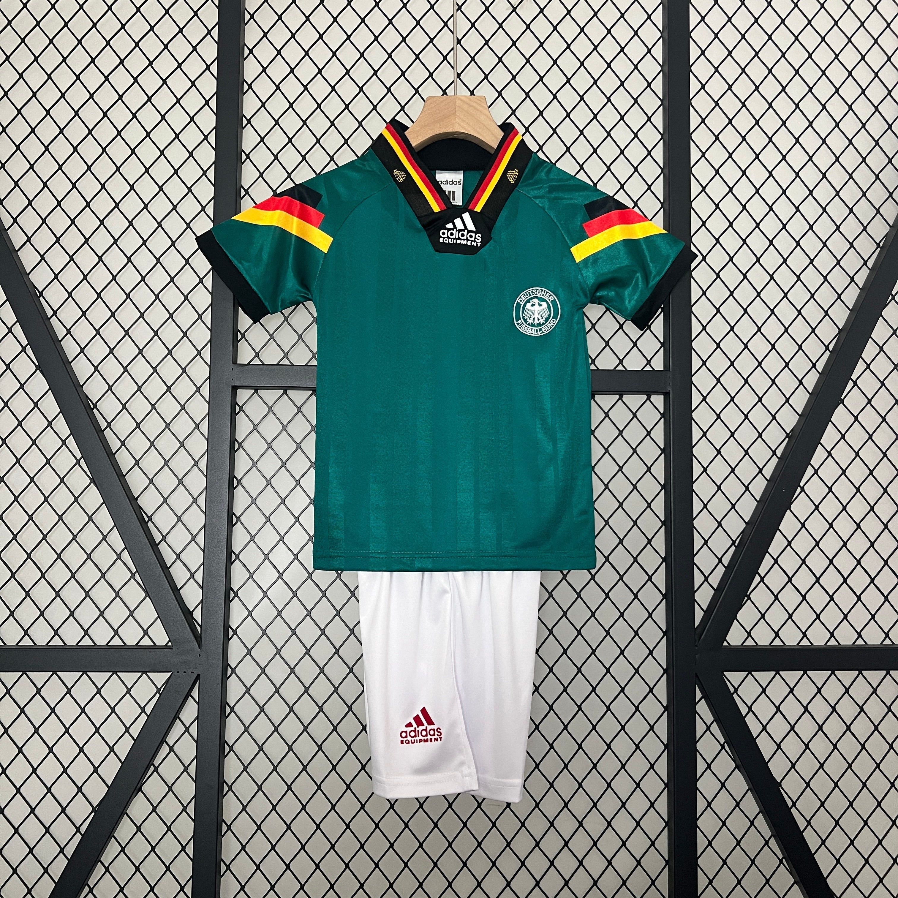 CAMISETA ALEMANIA III 1992 CONJUNTO INFANTIL (RETRO) - Vitrine Futebolística