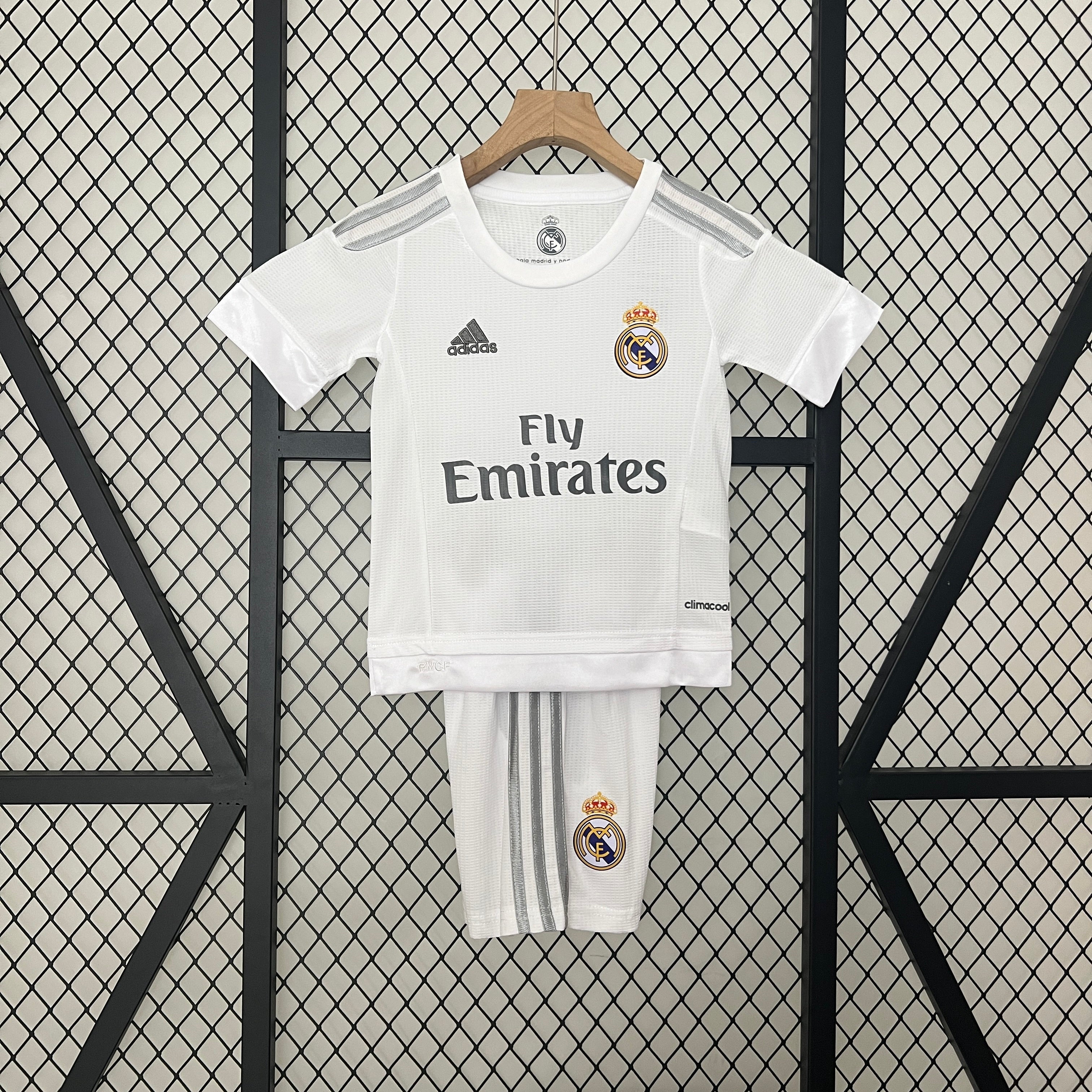 CAMISETA REAL MADRID I 15/16 CONJUNTO INFANTIL (RETRO) - Vitrine Futebolística