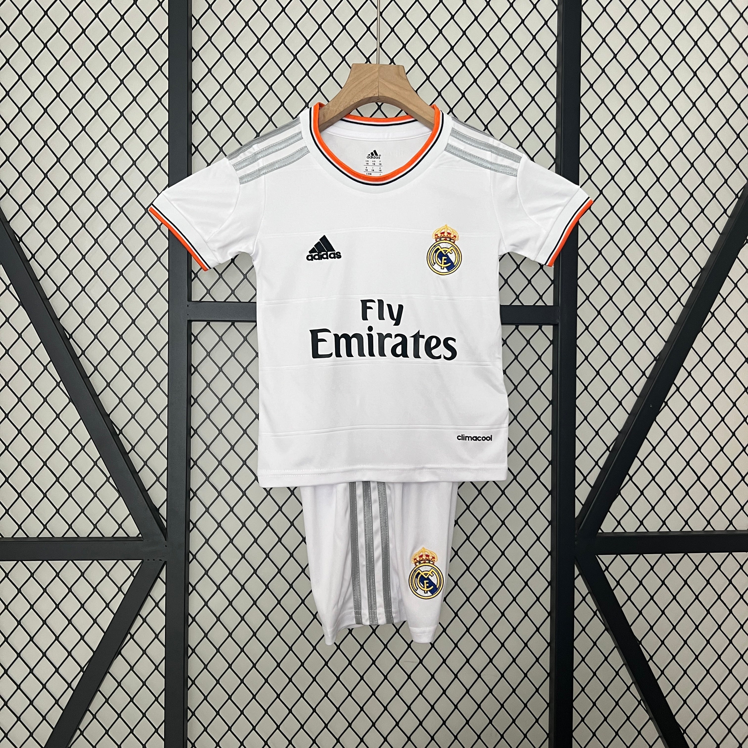 CAMISETA REAL MADRID I 13/14 CONJUNTO INFANTIL (RETRO) - Vitrine Futebolística