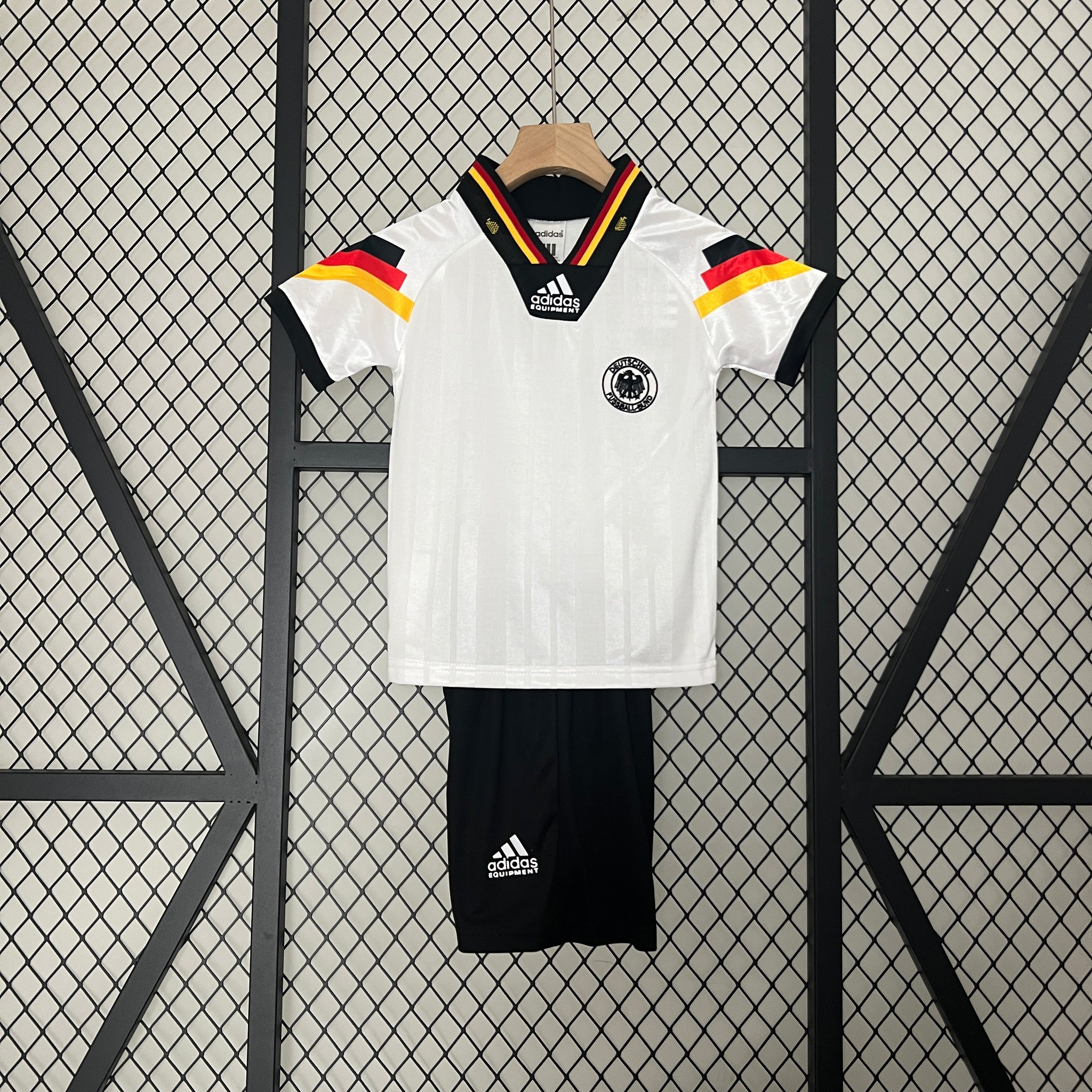 CAMISETA ALEMANIA I 1992 CONJUNTO INFANTIL (RETRO) - Vitrine Futebolística